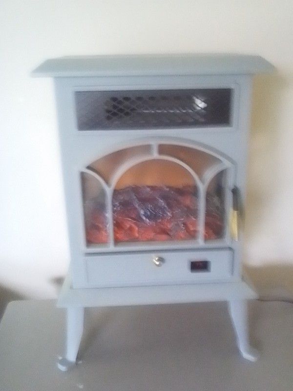 Portable Electric Heater With fake Flames $25
