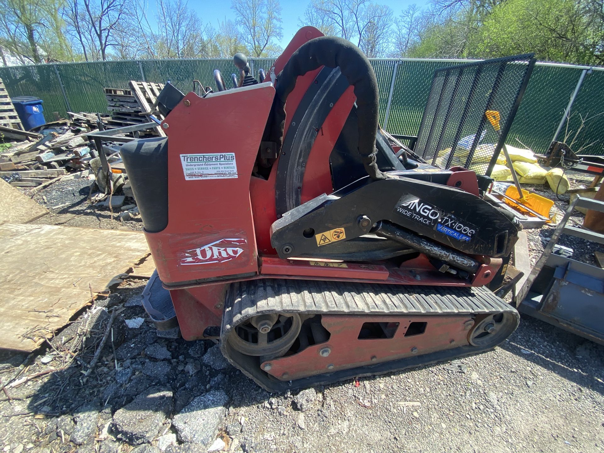 Toro Dingo 2018 Tx1000 Wide Track Diesel & Attachements Mini Skid