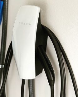 Tesla Universal Wall Connector
