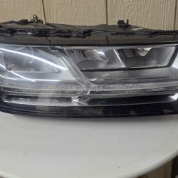 Audi Q7 2017-19 Passenger Headlight Entire Assembly Part Number 4M0-941-774-E