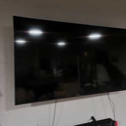 83 TV With Surround Sound 