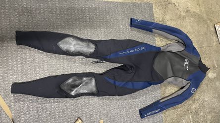 Wet Suit For Female. 3:2 Great Condition
