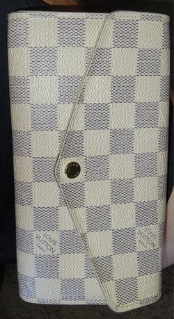 Louis Vuitton Sarah Wallet