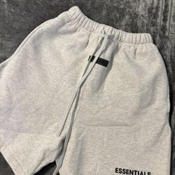 ESSENTIAL SHORTS 