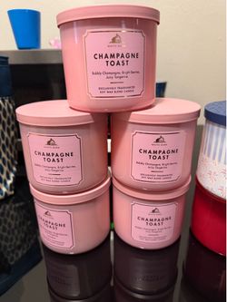 Bath &body works 3 wick candles 10$ each
