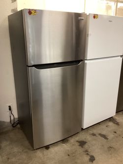 New Frigidaire top freezer 20 cu ft-30” inch width/27”depth/66”height