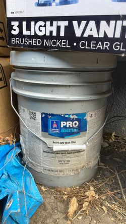 Brand New 5 Gallon Bucket, Heavy Duty Block Filler White Color