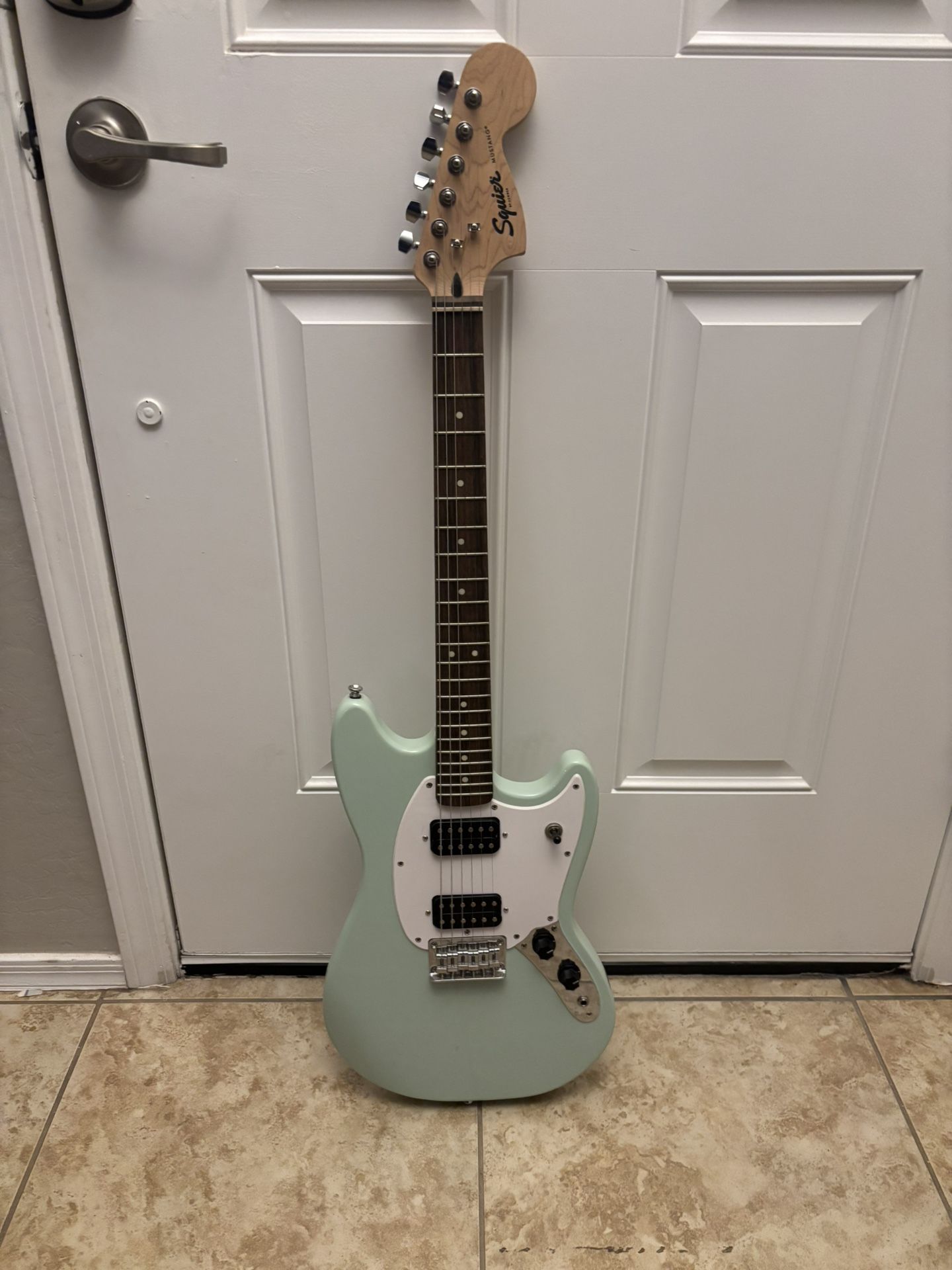 Squier Mustang