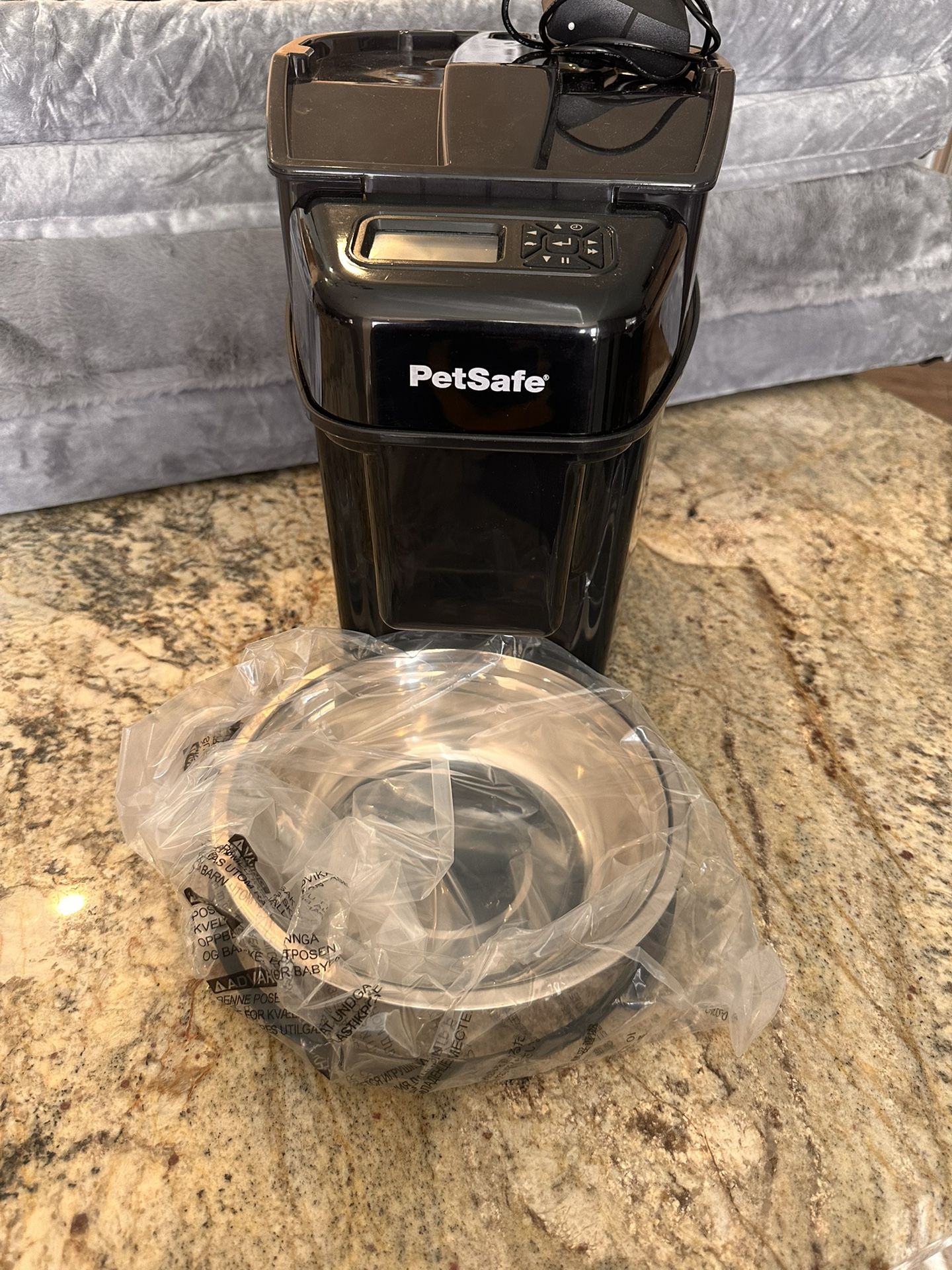 Pet Safe Automatic Food Feeder NEW