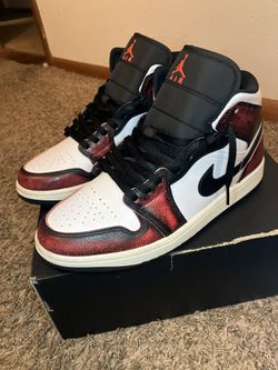 Air Jordan 1 Mid Chicago Wear-a-Ways. Size9