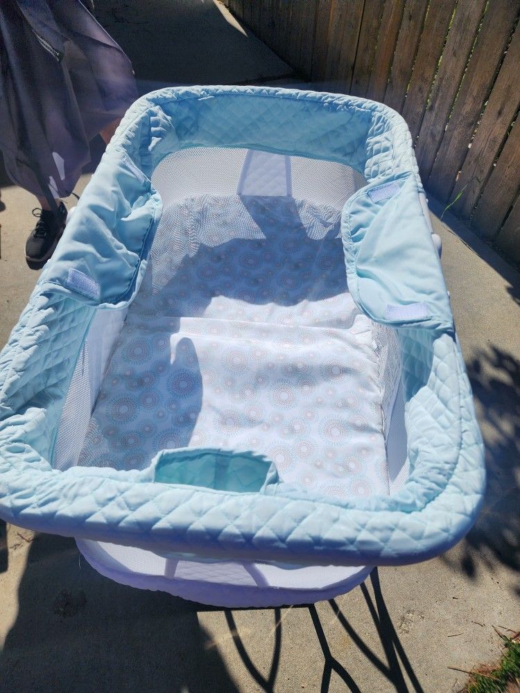 Simmons Kids Compact Travel BASSINET