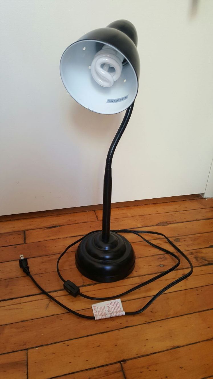 Desk lamp