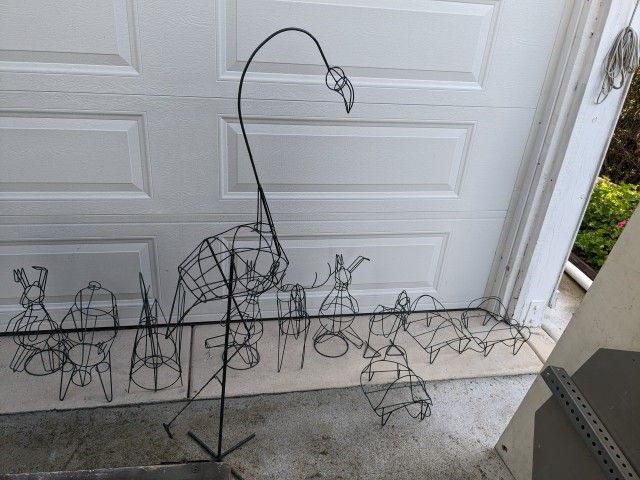 Topiary Frames For Sale -Make An Offer