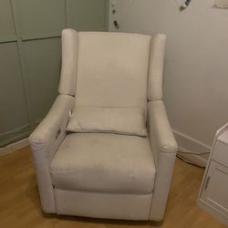 Babyletto Kiwi Electronic Recliner & Swivel Glider with USB Port – GREENGUARD Gold