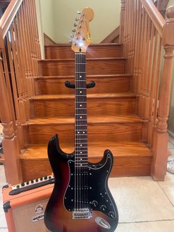 Squier Classic Vibe Stratocaster (Mint) w/ Orange Crush 12 Amp