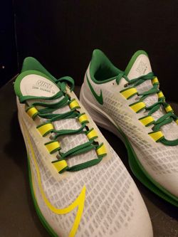 Player Issued Nike DUCKS Size 8.5