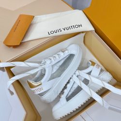 Louis Vuitton Time Out 114