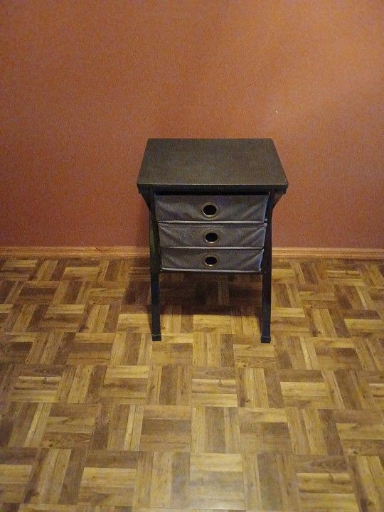 Night Stand/Storage Please See Full Description Below.
