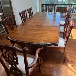 Dining room table w/ 6 chairs 