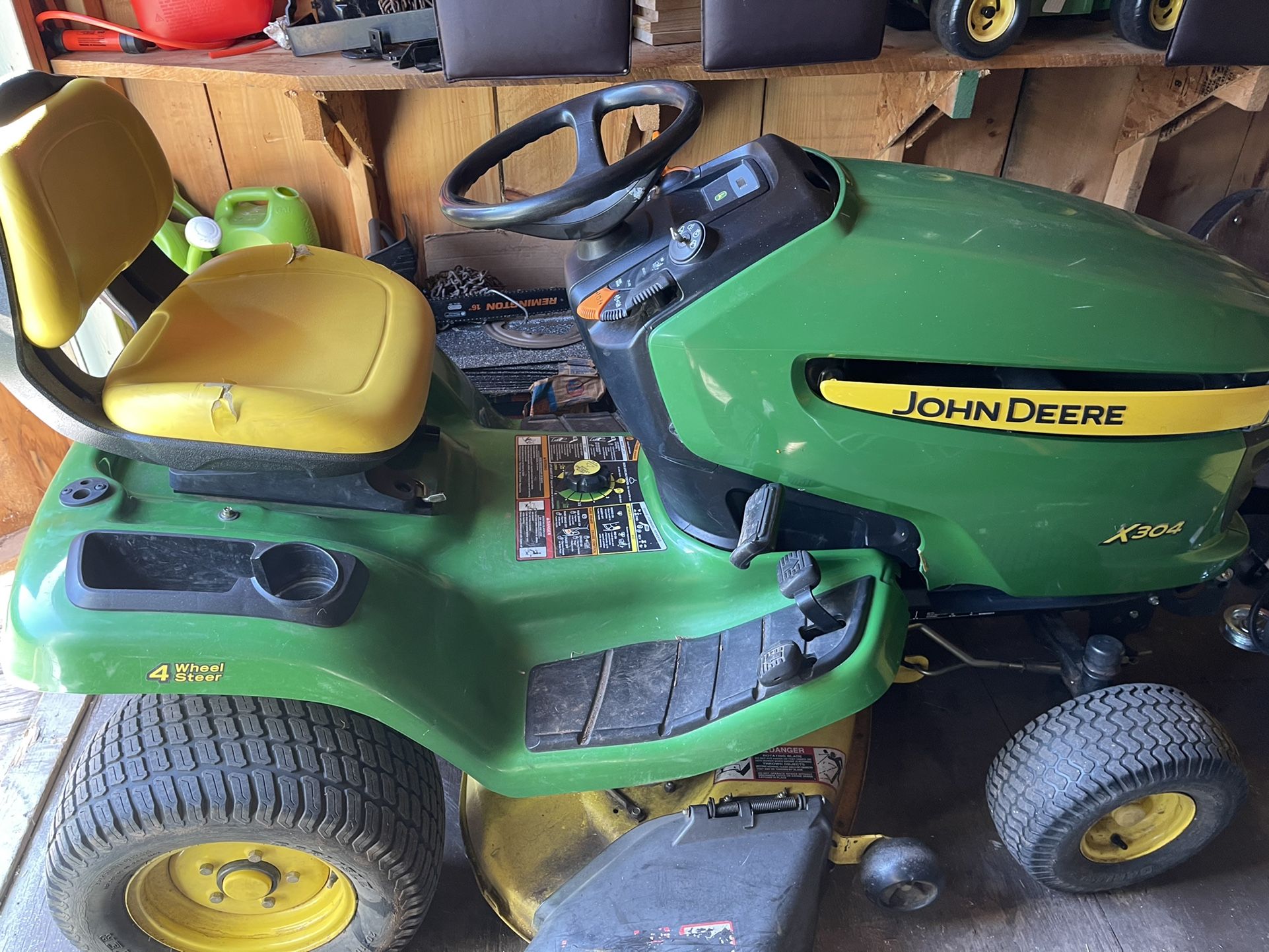 JOHN DEERE X304