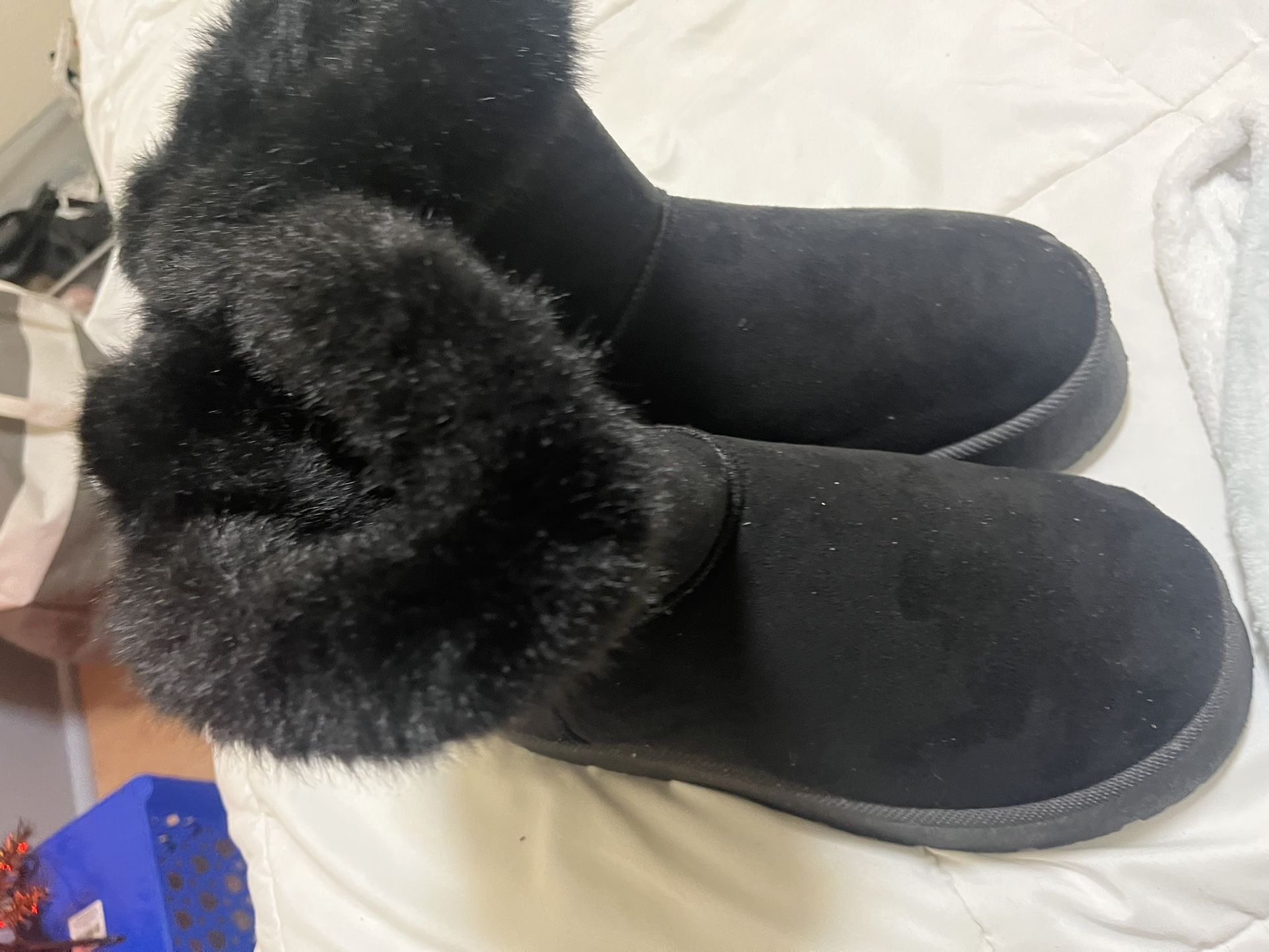 Women’s UGG Style Boots 7.5