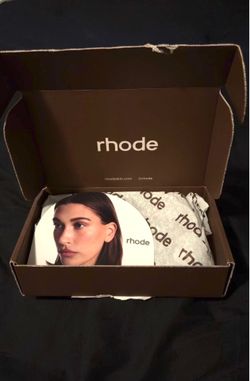 Rhode Pocket Bronze Sunbed & Peptide Lip Tint Macadamia Butter