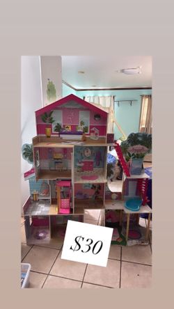 Barbie doll house