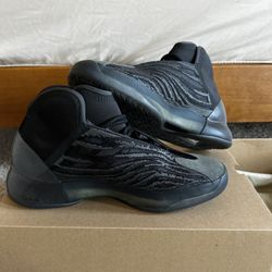 Adidas Yeezy Quantum Onyx Size 11