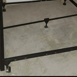 heavy-duty adjustable metal bed frame, 