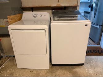 Samsung Top-Load Washer and GE Dryer Set