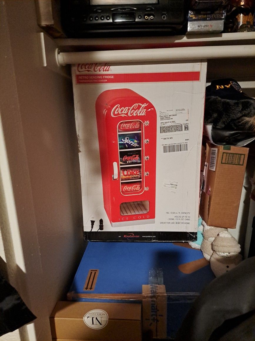 Brand New Coca-Cola Retro Vending Fridge. See Pictures. 