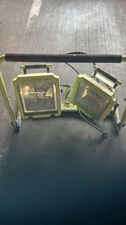 Commercial Electric Dual Head Work Light Stand