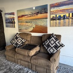 🌟 Lazy-boy Reclining Couch With Pull Down Cupholders And Table ( FREE DELIVERY 🚚)