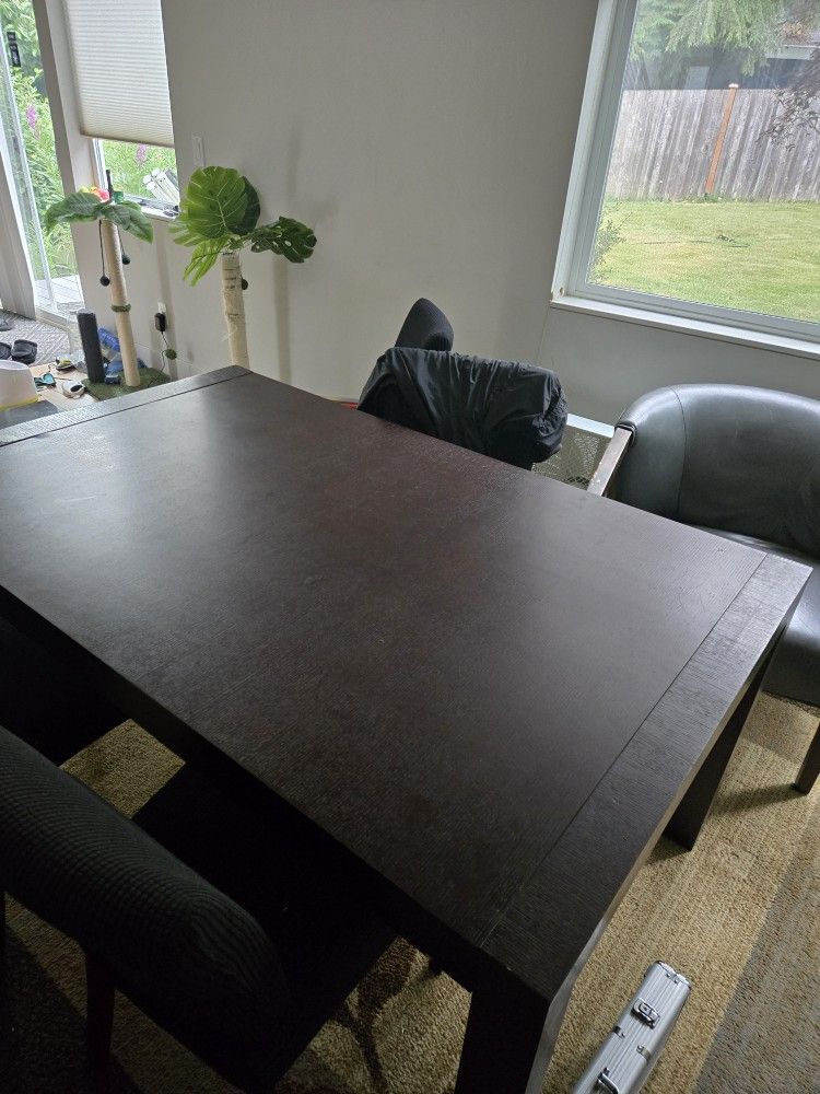 Kasala Expandable Dining Table