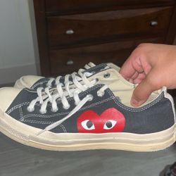 CDG Converse Size 9 (Used)