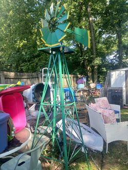Metal Tall Steel Tower outdoor Garden Farm wind mill needs new washer & a clip for it too spin No Rust at all