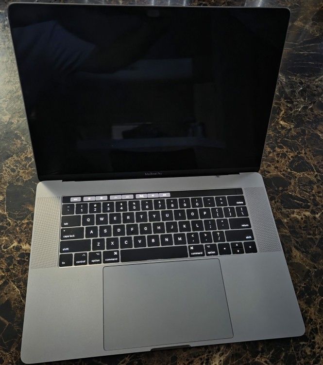 15" MacBook Pro, 2.8 GHz Quad Core Intel i7, 250 GB SSD Hard Drive, 16 GB Ram
