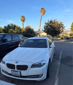 BMW 2011 528I