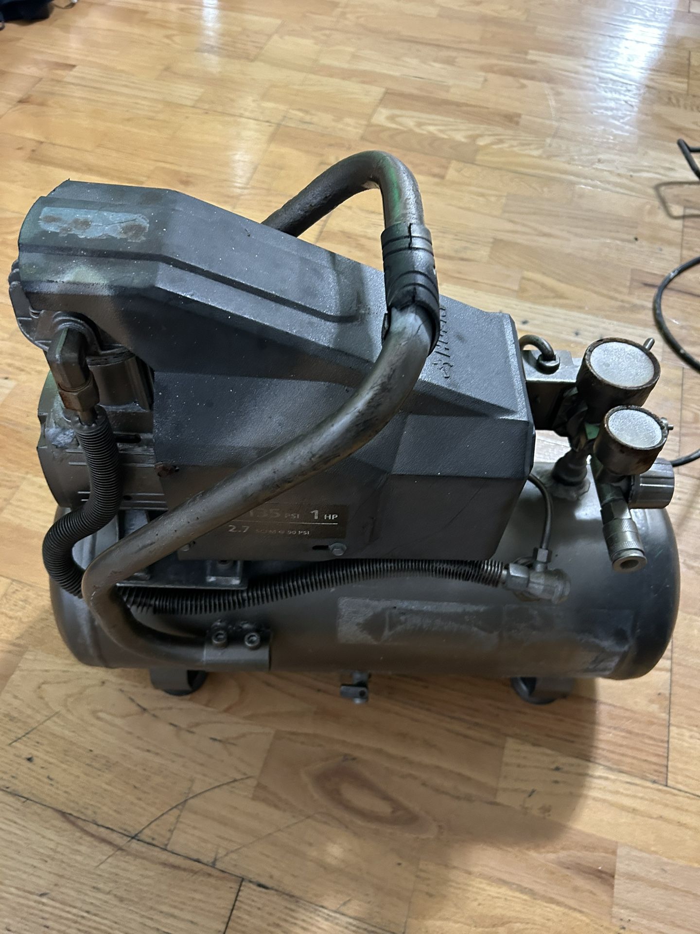 Air compressor
