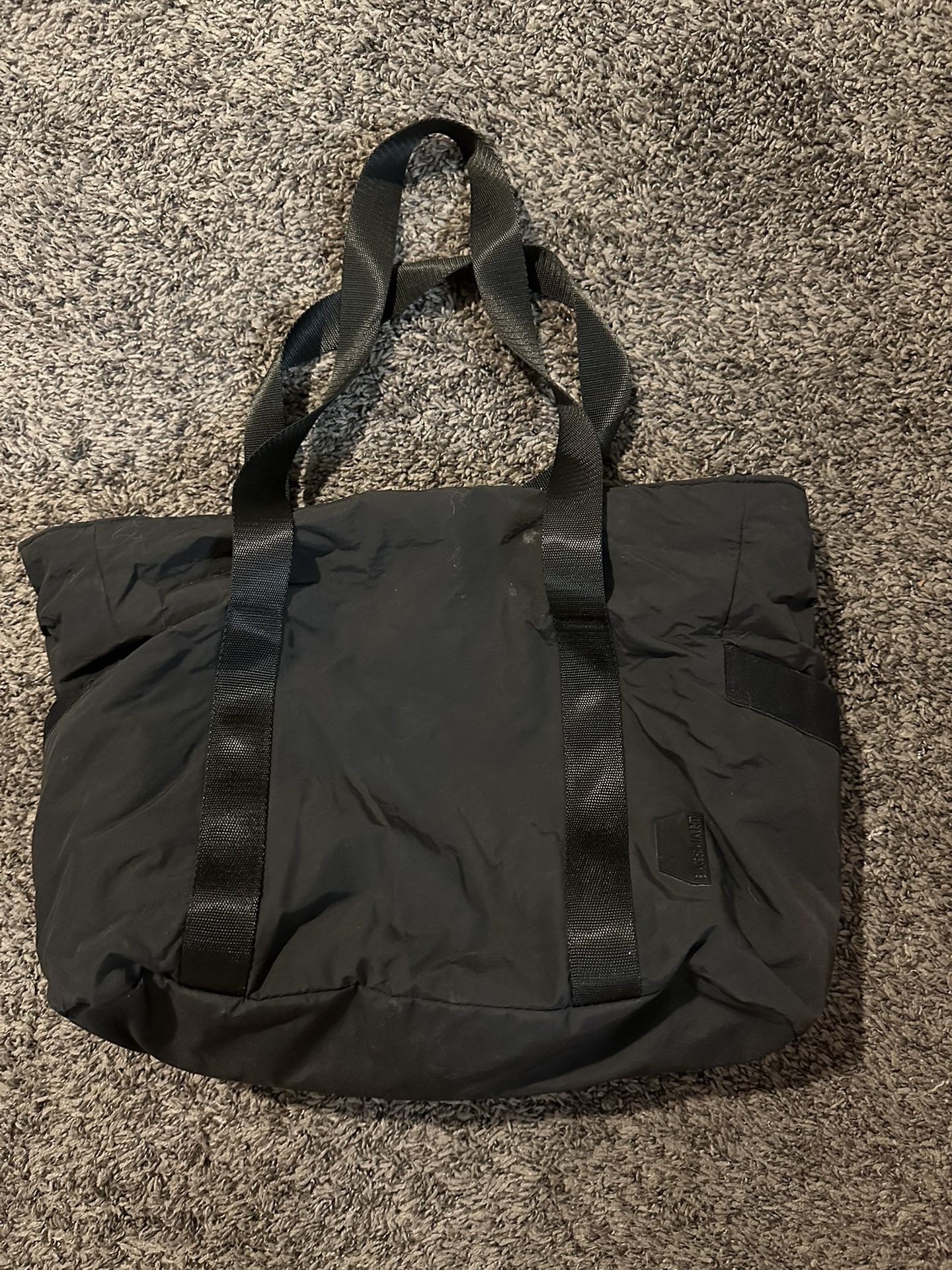 black tote bag