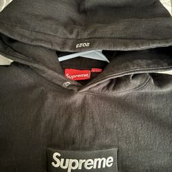 Supreme Hoodie 