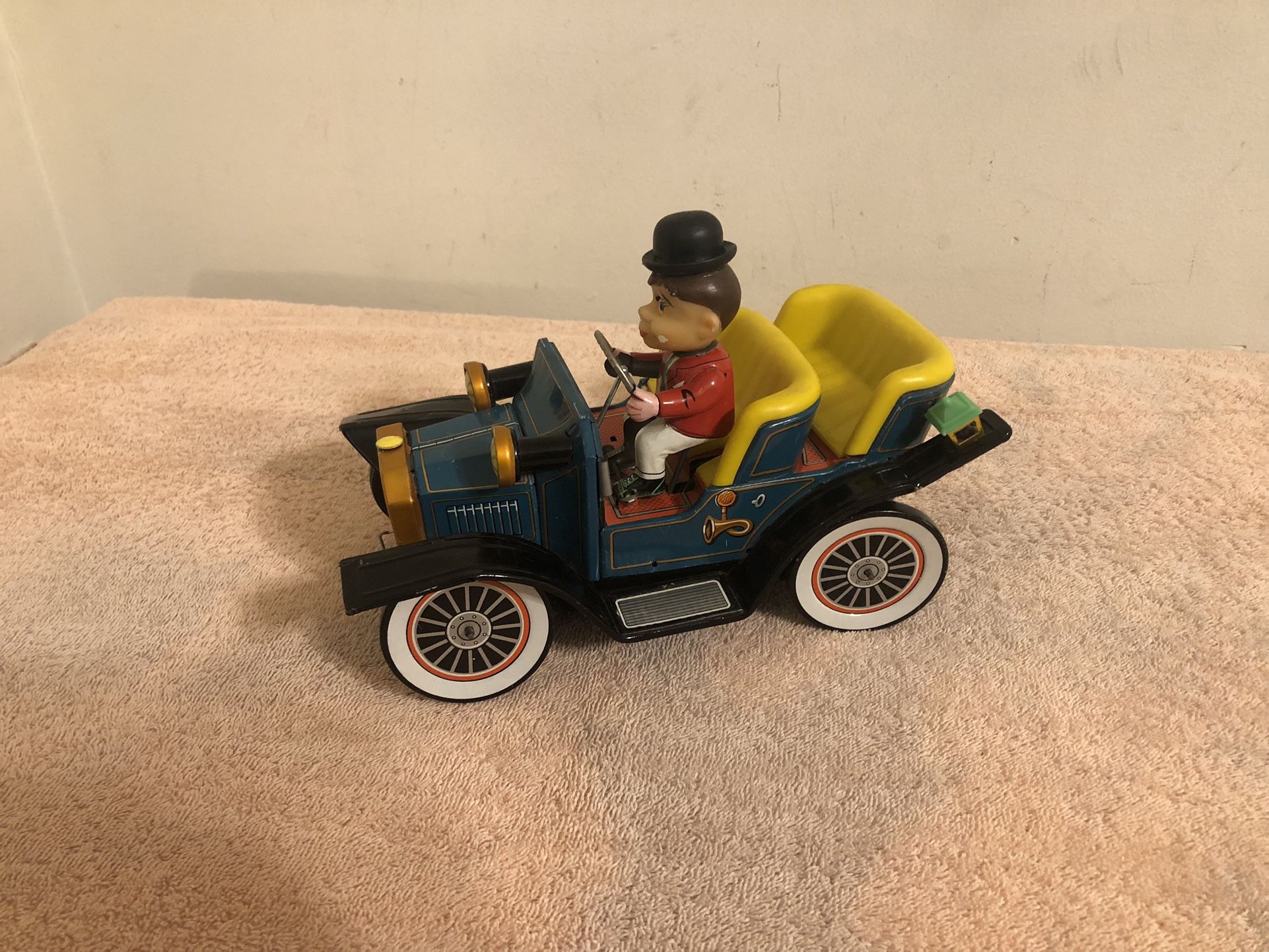 Vintage TN Tin Litho Mystery Car #J1901 Battery Operated Made In Japan