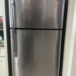 Frigidaire Stainless Steel Fridge LFHT2131QF0  Excellent Condition Kitchen Appliance 20.5 Cubic Refrigerator