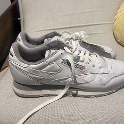 Reebok Unisex-Child Classic Leather Sneaker Size 12