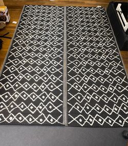 2 plastic rugs