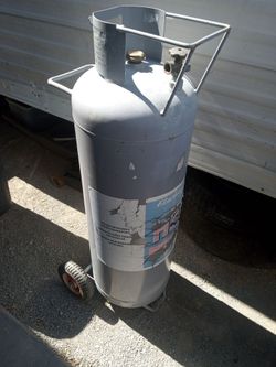 Propane tank 100 gal (full)$40