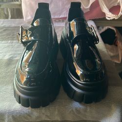 Women’s Shoes