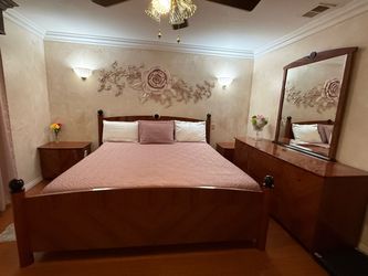 King size Italian style bedroom set