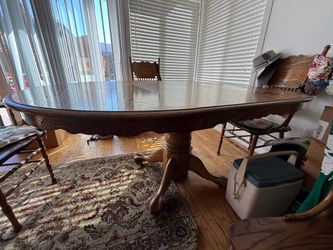 Dining table w/ 4 chairs