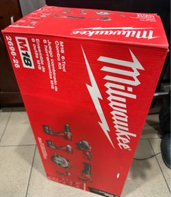 Milwaukee M18 18V Lithium-lon Cordless Combo Tool Kit (6-Tool) with Two 3.0 Ah Batteries, 1 Charger, 1 Tool Bag